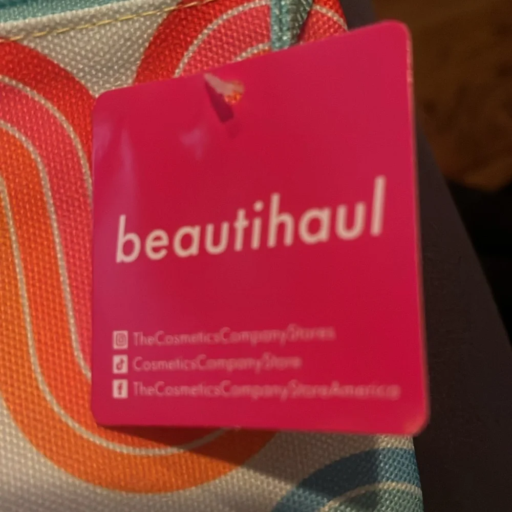 The Cosmetics Company Store zipper case